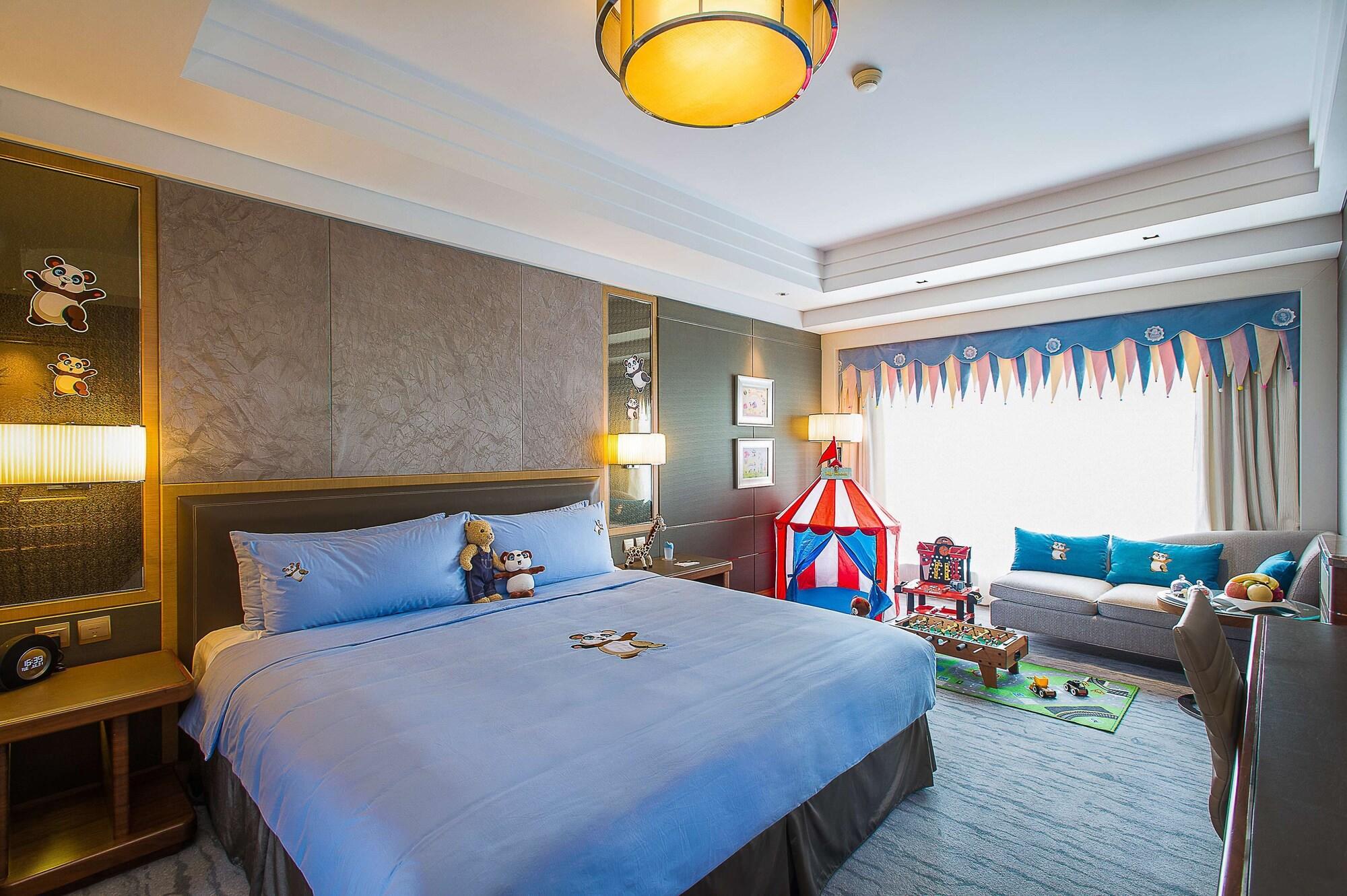Kerry Hotel, By Shangri-la - 5 Kilometers To The Forbidden Hotel